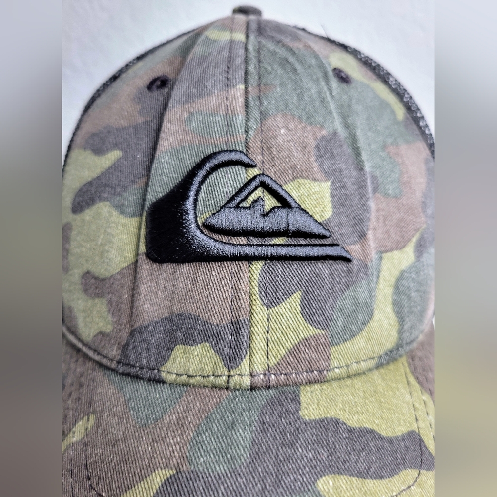 Quiksilver Men's Grounder Camo Trucker Hat, Black Mesh Back, Adjustable Snap - Picture 4 of 10